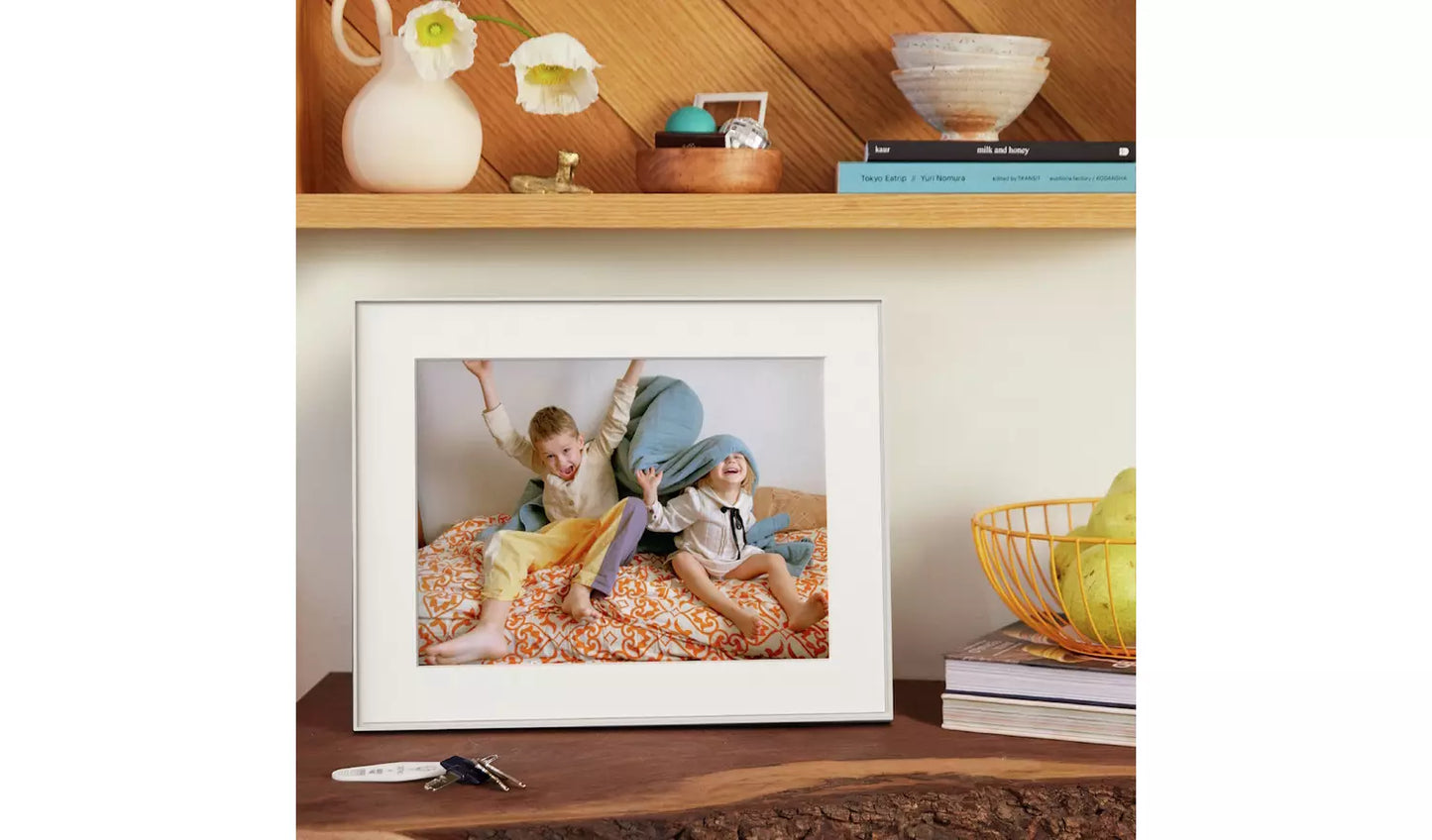 AURA Walden 15 Inch WiFi Digital Photo Frame – Clay White (New) AURA