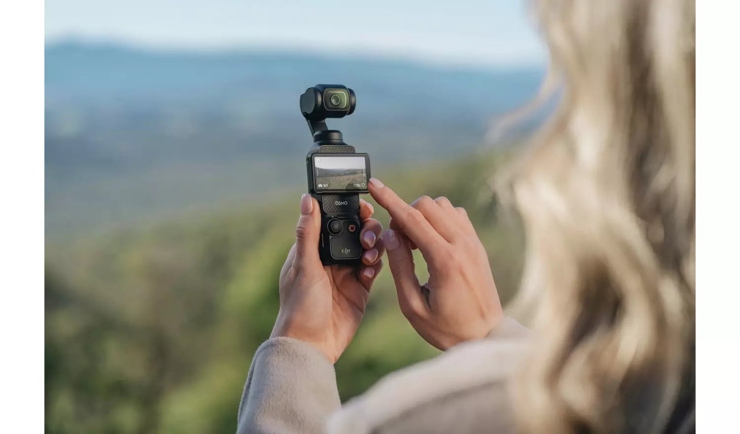 DJI Osmo Pocket 3 Creator Combo – Compact 4K Vlogging Gimbal Camera Black (New) DJI