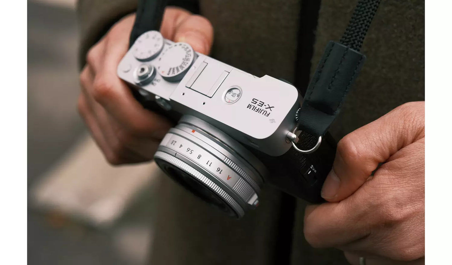 Fujifilm X-E5 Mirrorless Camera Silver with XF 23mm Lens – 40.2MP, Compact (New) Fujifilm